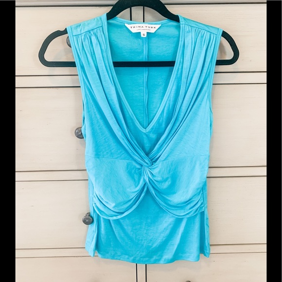 Trina Turk Tops - Trina Turk Knotted Front Sleeveless Top